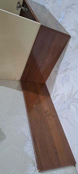 Полка в хорошем состоянии