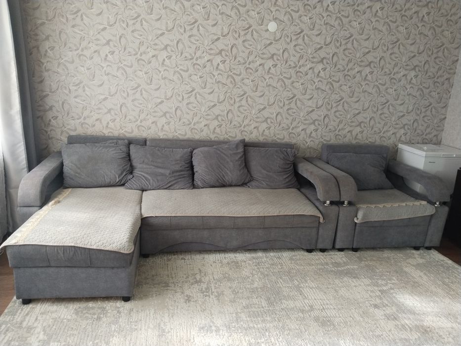 Срочно продам диван с креслом