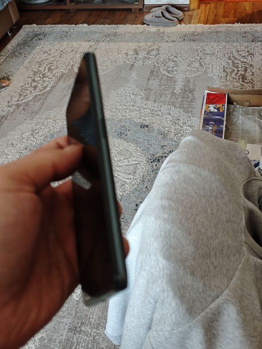 Продам телефон ZTE Blade V40 Pro