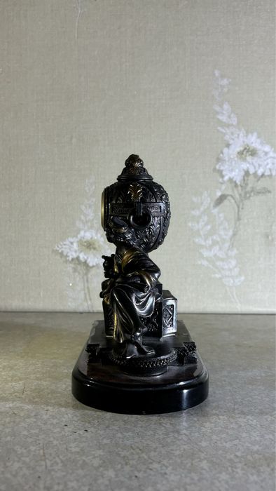 Продам настольные часы