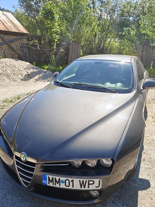 Vând Alfa Romeo 159
