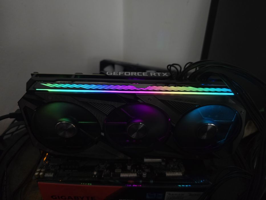 Placa video Rtx 3080 ti rog strix 12 gb