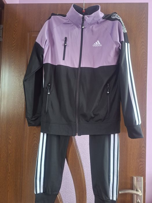 Vând Trening Damă Adidas Mărimea XL