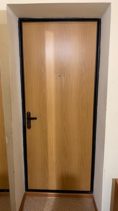 Продам входную дверь!