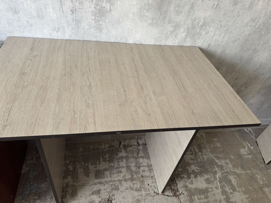 Продам стол. Самовывоз