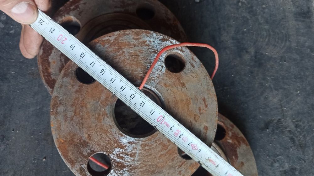 Флянцы, отводы,тройники.