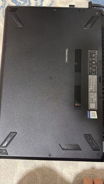 Ноутбук asus m570