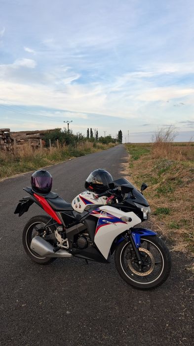 Vând Honda Cbr125r (citiți descrierea)