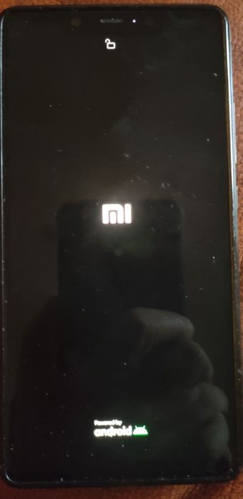 Продам б/у телефон MI 8 SE хорошем состояние
