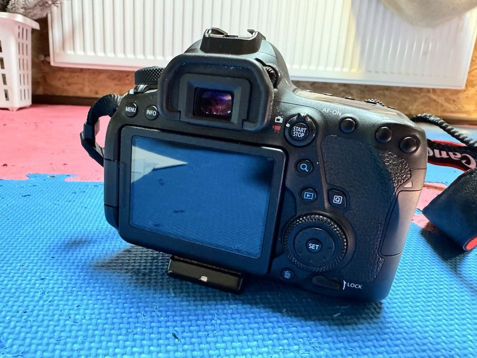 Aparat foto Canon 6D Mark II + blitz  (oferta)