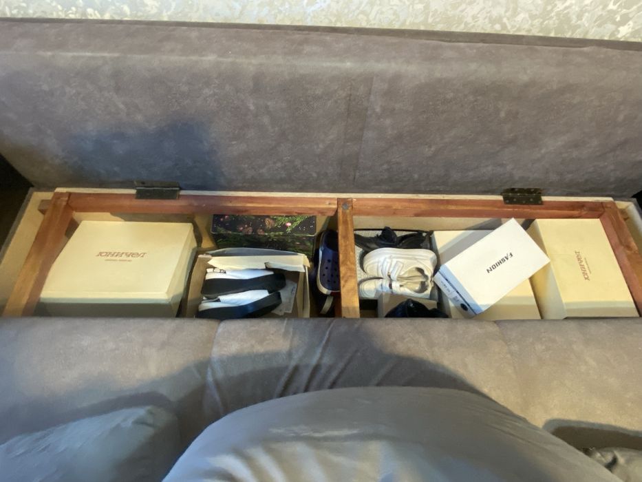 Срочно продам диван