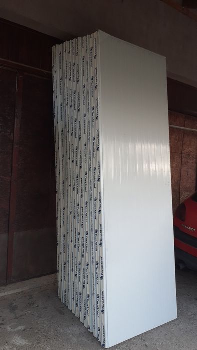 Vând panouri sandwich