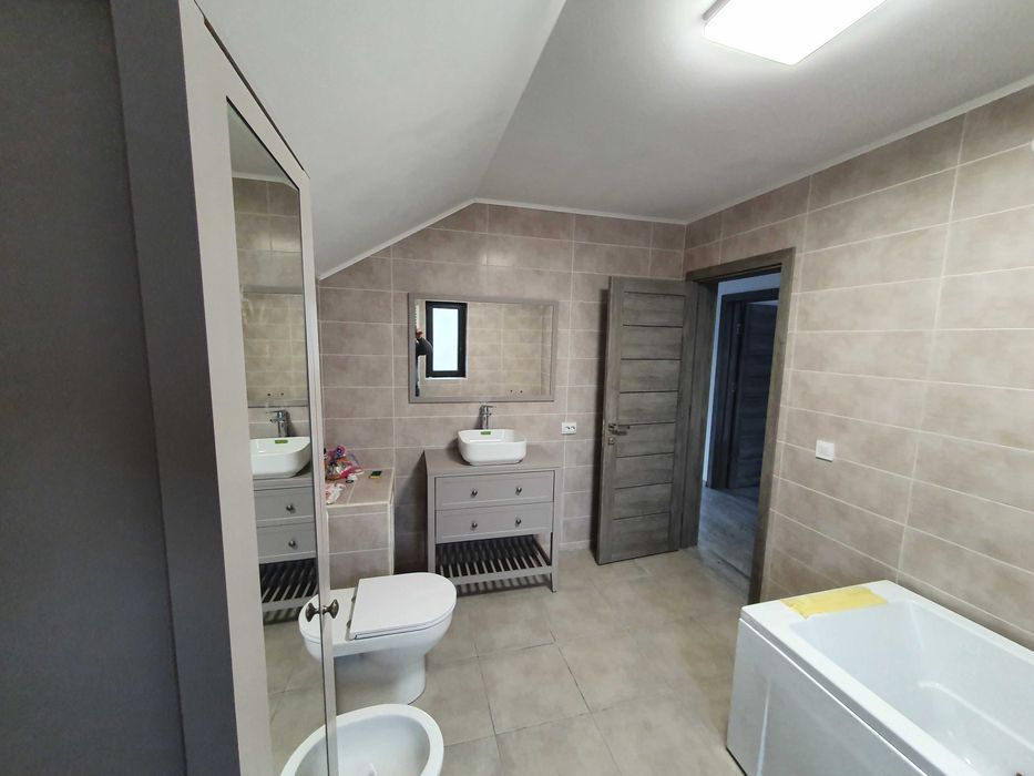 Meserias Renovari Apartamente si Case