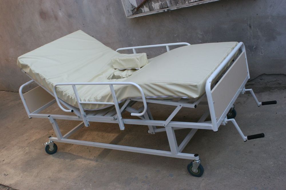 Медицинская кровать