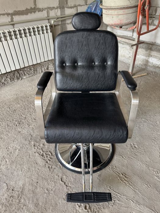 Парикмахерское кресло