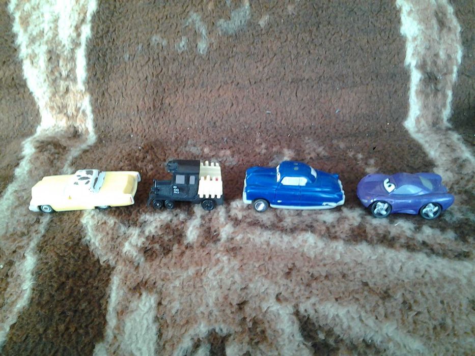 Disney Pixar Cars masinute 8 cm jucarie copii (varianta 2)
