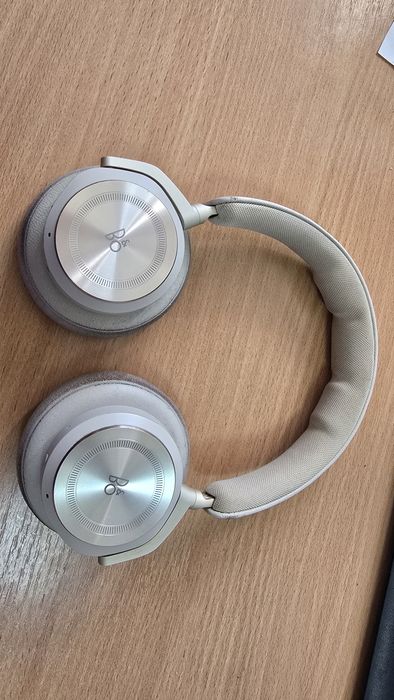 Bang Olufsen beoplay HX