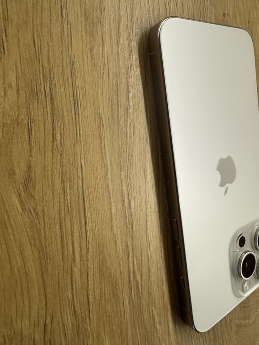 iPhone 15 Pro max White -За части Корпус