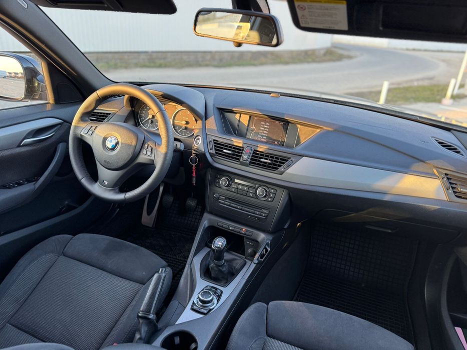 BMW X1 E84 M-packet / Xenon / Navi / Pano / Euro 5