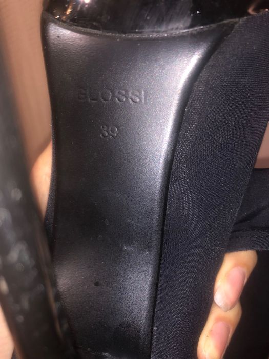 Туфли-ботфорты..