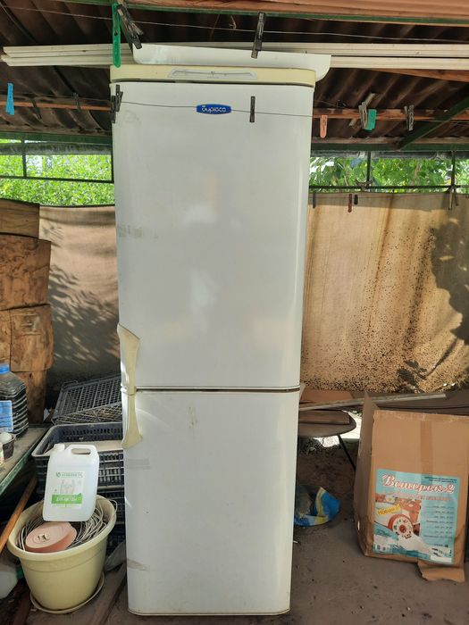 Холодильник  Бирюза 2- х метровый.