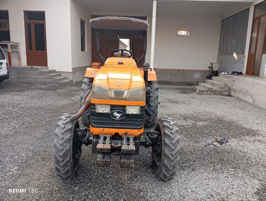 Трактор сотилади.