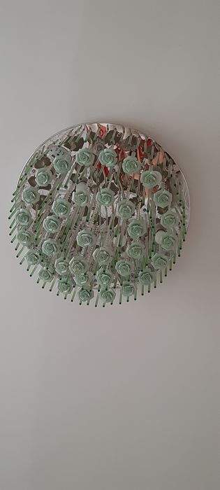 Продам люстру красивую