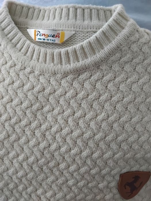 Pulover pinguen 11-12 ani