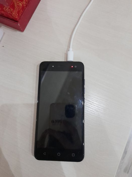 Продам телефон Artel z5