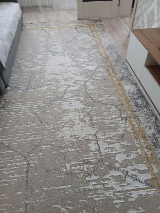 Продам ковёр в отличном состоянии