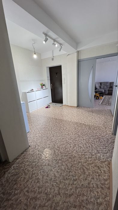 Продам квартиру 4-комнатную