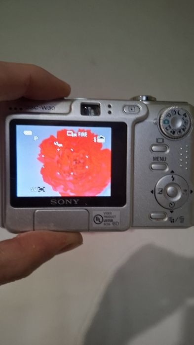 Компактен дигитален фотоапарат SONY Cybershot W30