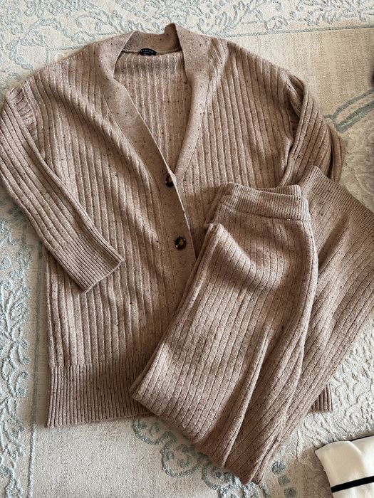 Кардиганы, кофты