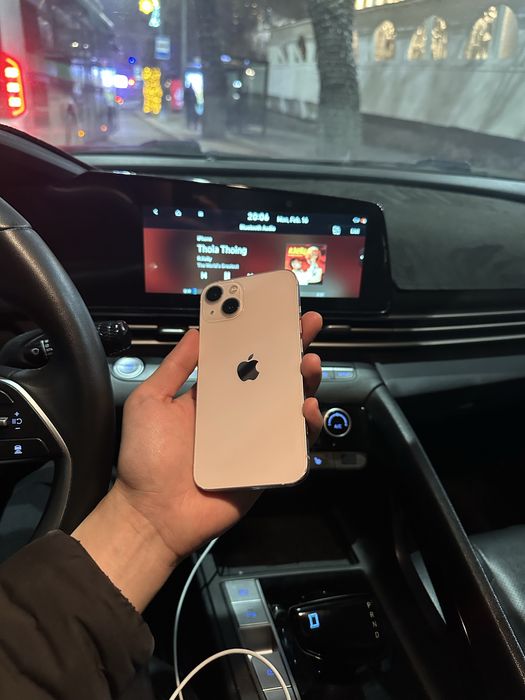 В продаже iPhone 13 в хорошем состояние без ремонта