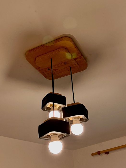 Lustre handmade din lemn
