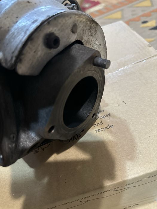 Turbina dreapta originala second hand AUDI/VW/PORSCHE 4.2 TDI V8