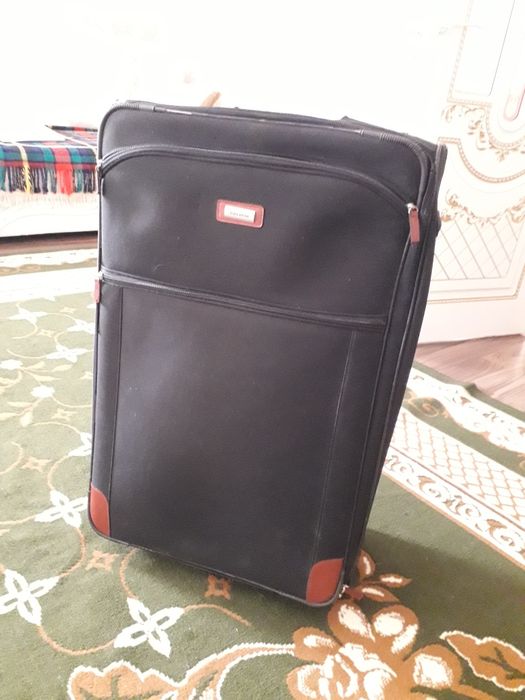 Продам чемоданы европа