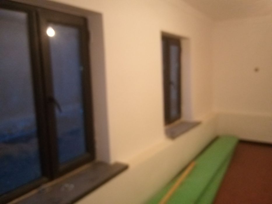 Mahallada uy sotiladi..