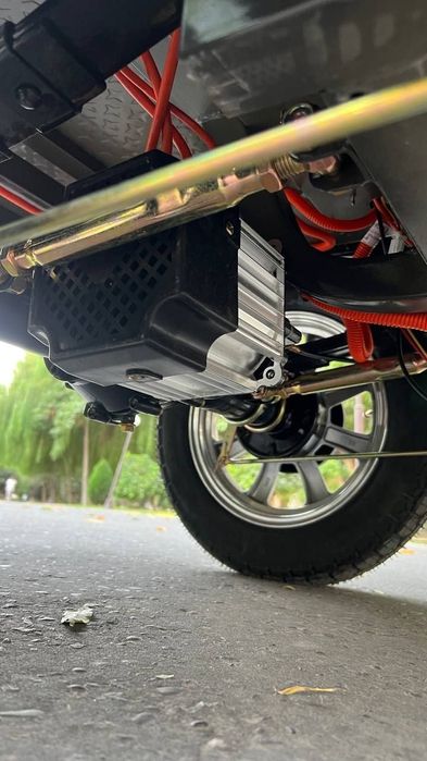 Uch Oyoqli skuter 300kg