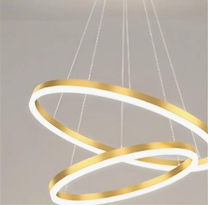 Lustra candelabru auriu sau negru