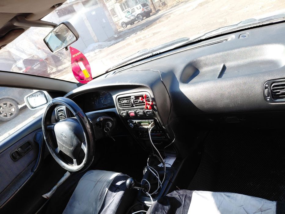 Машина nissan primera 95