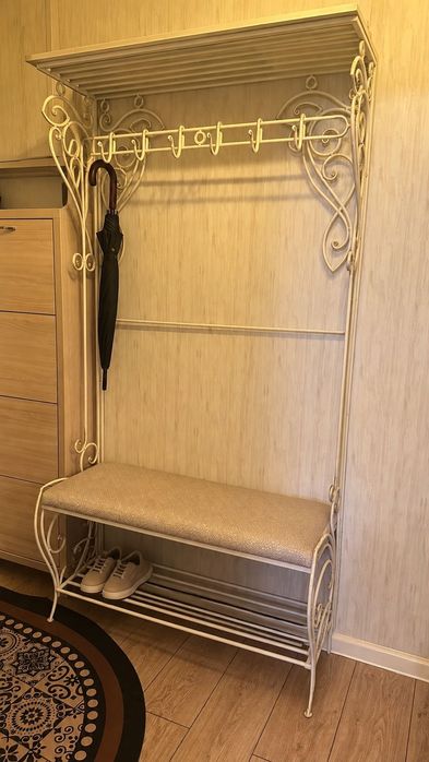 Продам кованную прихожую