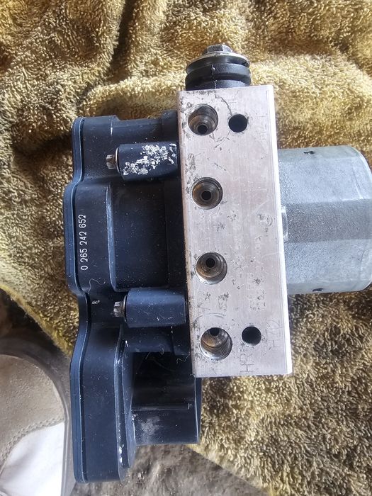 Pompa ABS / Unitate ABS Cod: A0094316412 0265956006 2265106513 0265242506 Mercedes-Benz A-Class W176 [2012 - 2015]