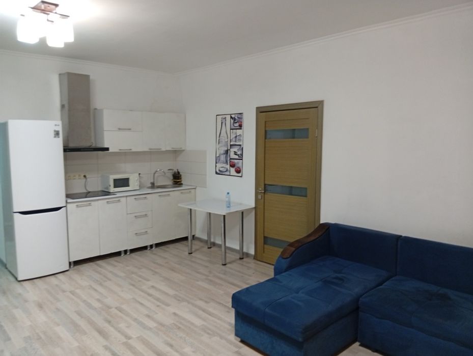 Сдается по месячно квартира