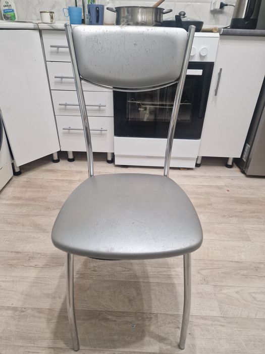 Продам стулья 6 штук