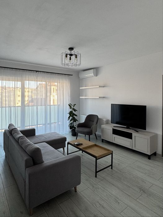 Închiriez apartament 3 camere – Dambu Rotund, zona Lidl, mobilat și utilat