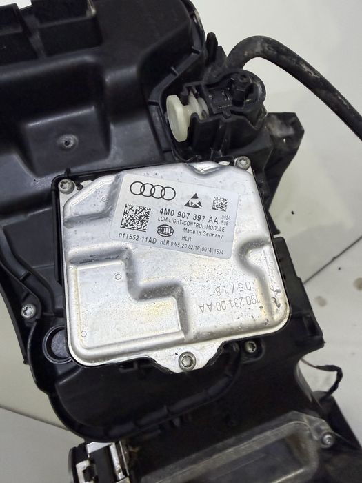 Десен фар Audi A8 D5 2018-2021 LED Xenon 4M0941006B оригинал 4M0907397AA