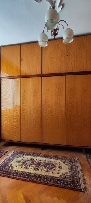 Гардероб за съхранение на дрехи