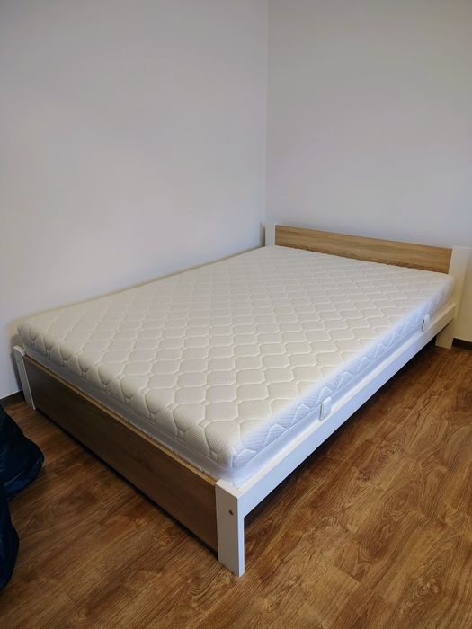 Pat dublu cu saltea Wellpur Songa 140x200