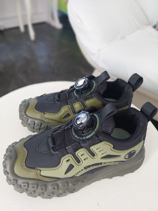 Чисто Нови детски маратонки